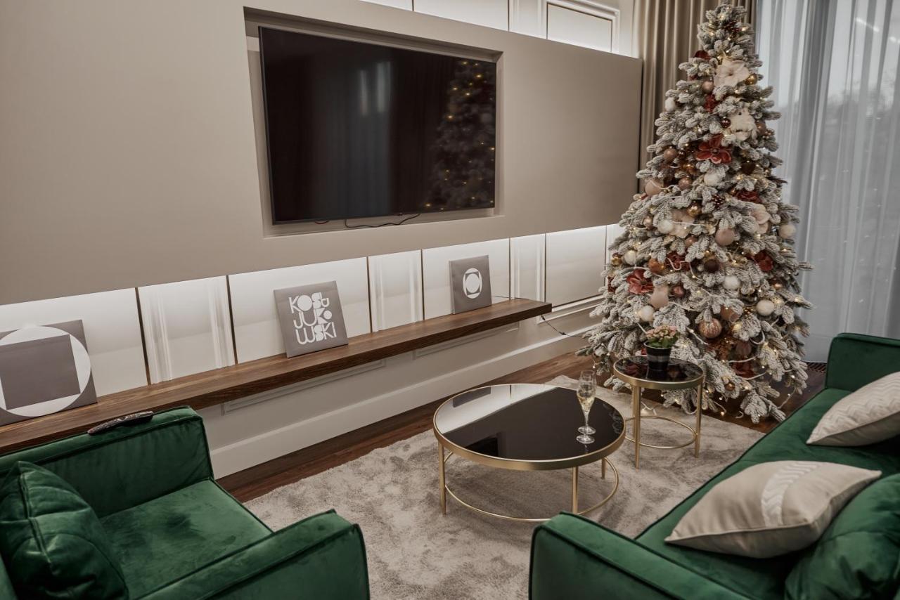 Kostjukowski Apartments Avalon Львов Экстерьер фото
