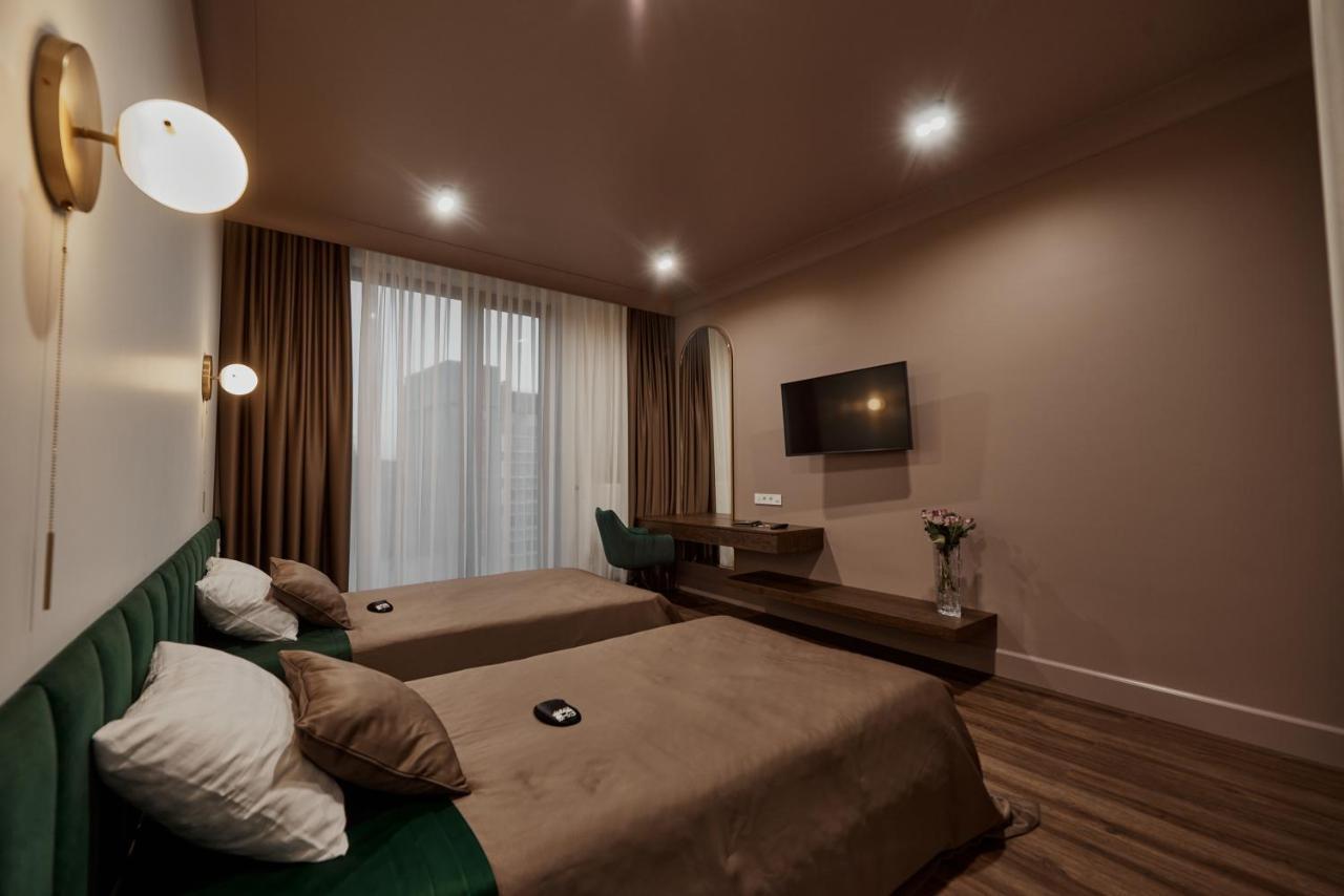 Kostjukowski Apartments Avalon Львов Экстерьер фото