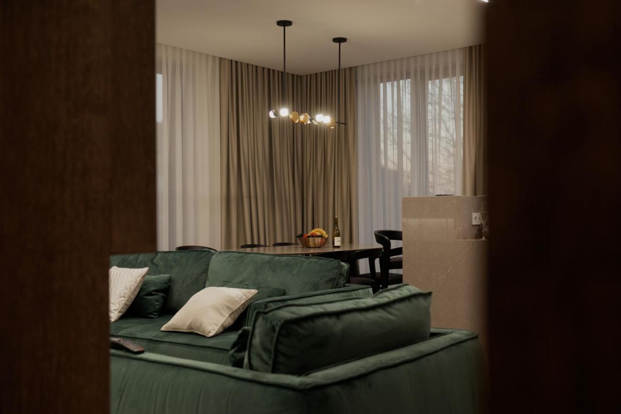 Kostjukowski Apartments Avalon Львов Экстерьер фото