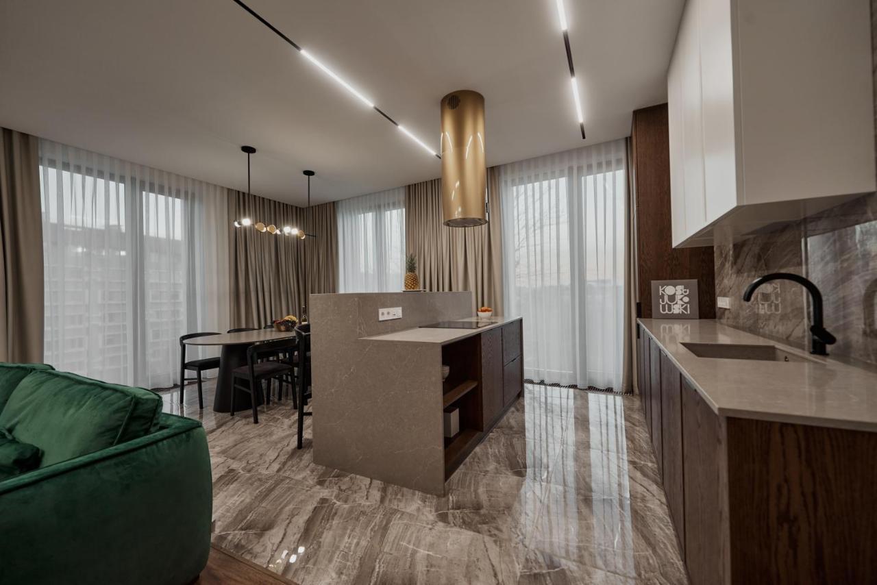 Kostjukowski Apartments Avalon Львов Экстерьер фото